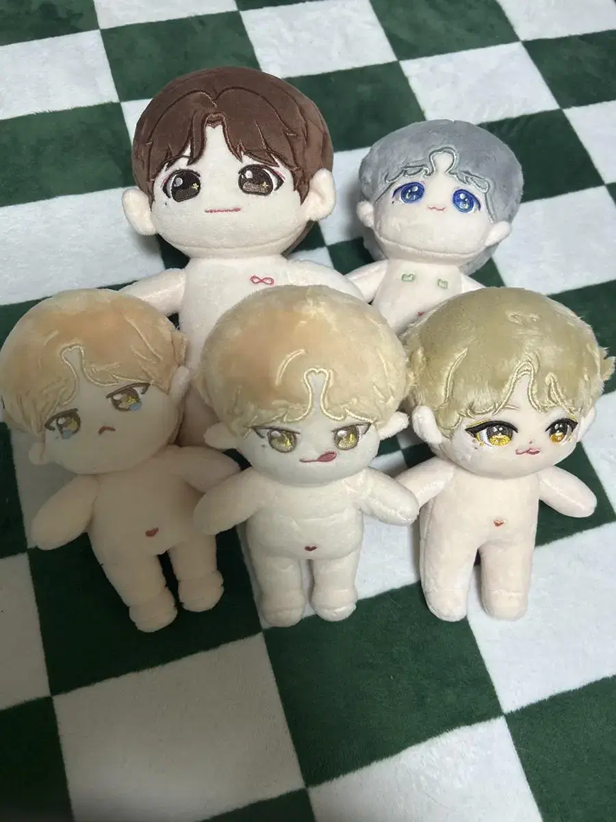 Seventeen the8 I'm selling 5 somyi dolls bulk (add 1 extra if you want)