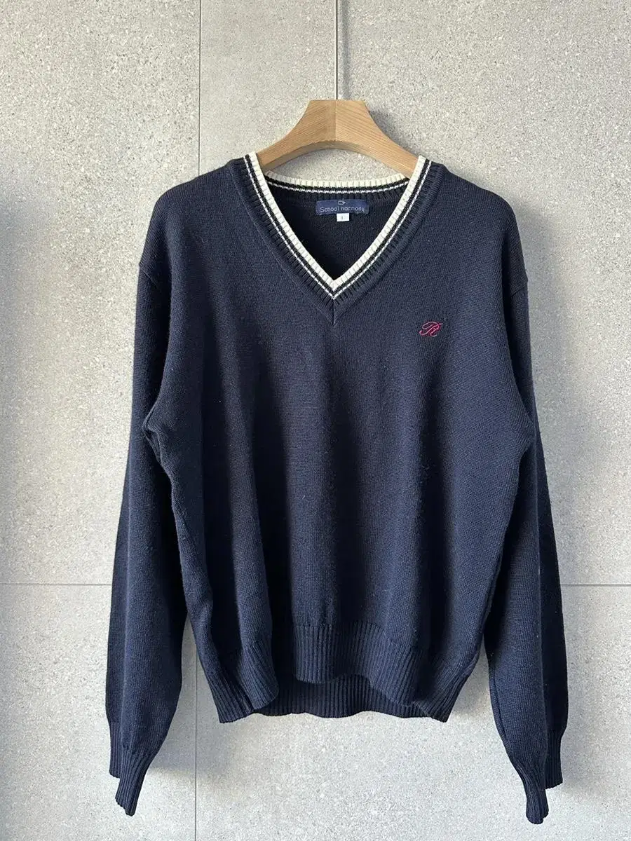 Navy blue V-neck mohair knit