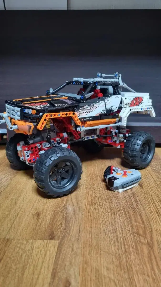 Lepine Crawler Truck