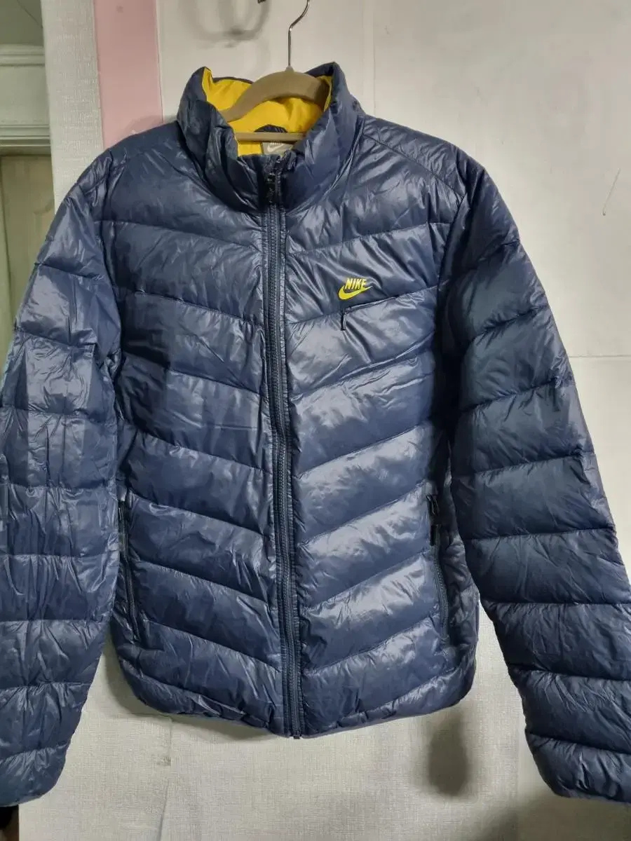 Nike Duck down puffer jumper size M