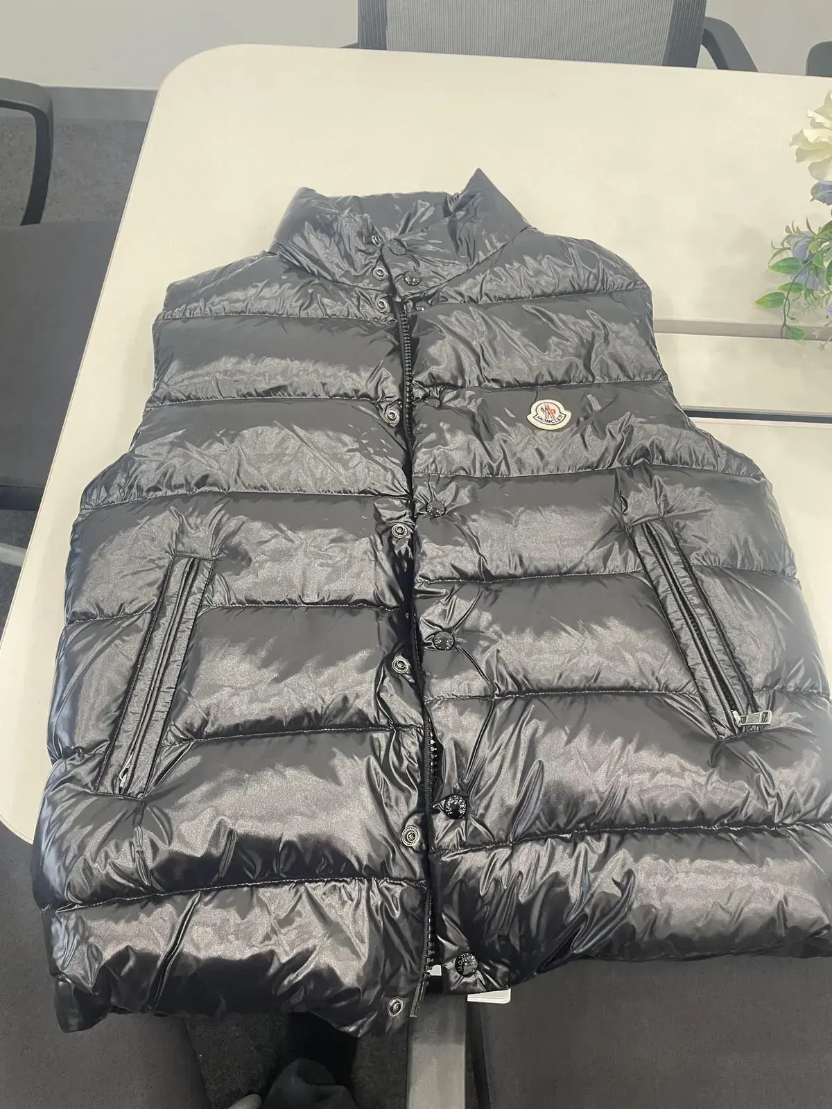 23 Moncler Teevee Black Size 4 (New)