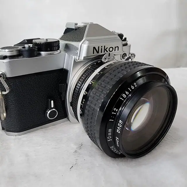 NIKON FE F1.2