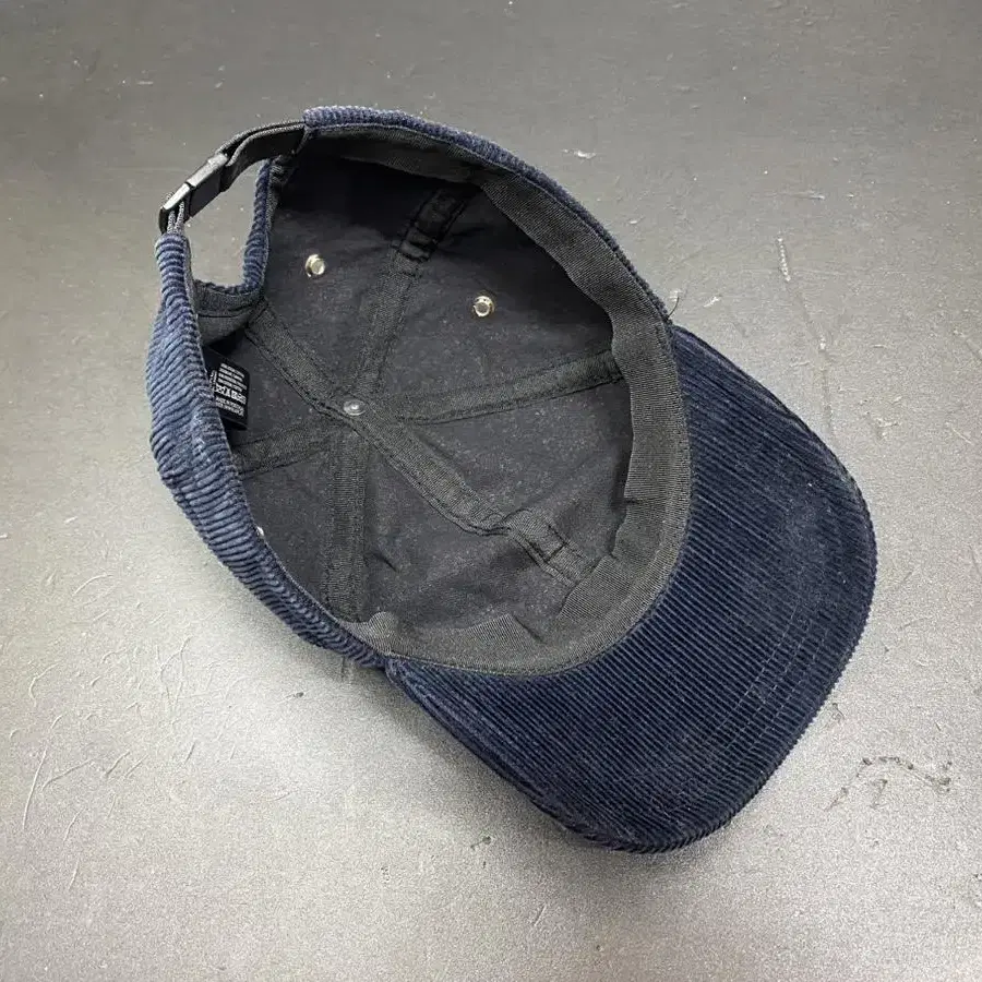 A.P.C corduroy cap (여성용)Os