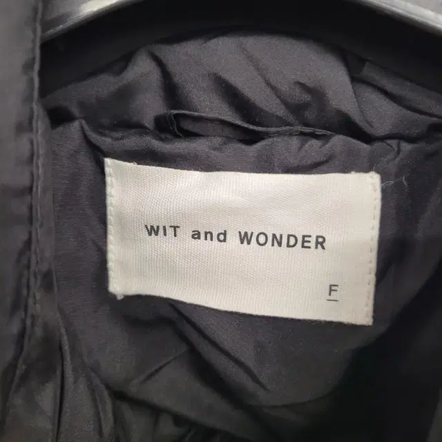 [105/XL] WIT AND WONDER 덕다운 롱패딩 팝니다.