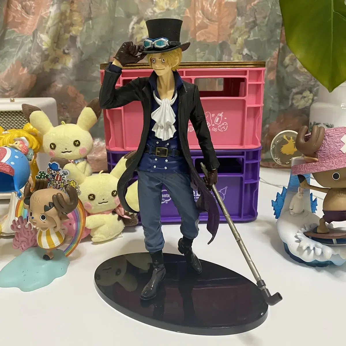 Lew, Sabo Figures