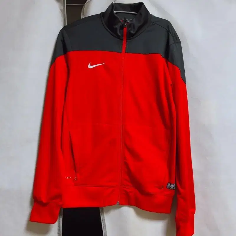 Nike DryFit Red Black Zip Up Jersey Training Track Running Health Sport