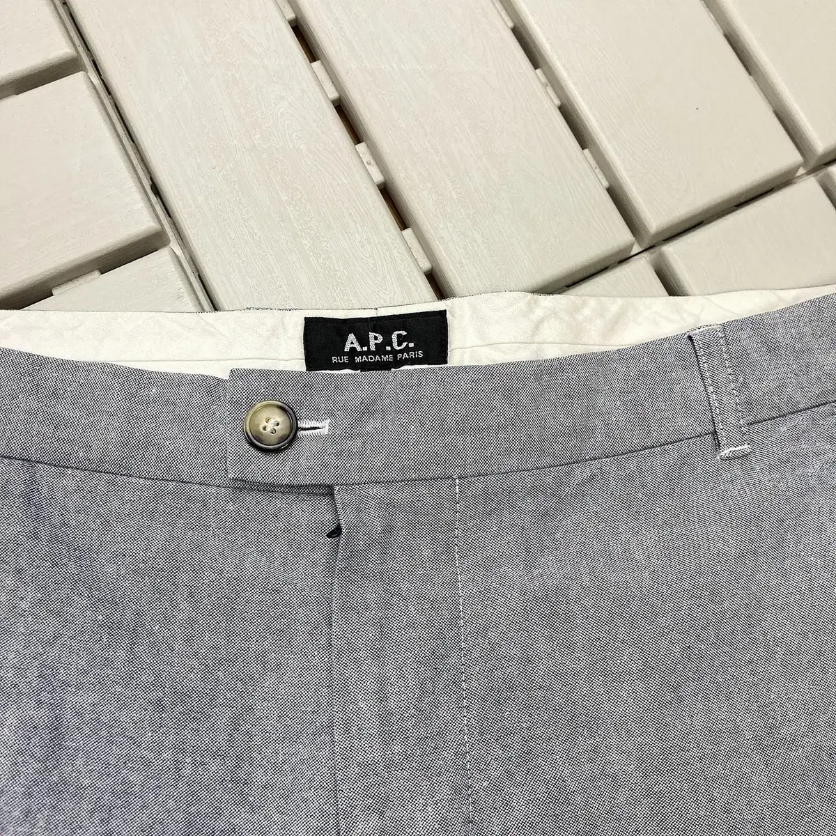 [32] A.P.C 아페쎄 블루색상 스트레이트핏 치노 팬츠