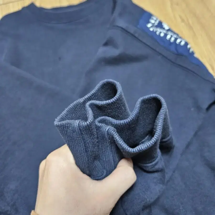 MNW BANDANA CREWNECK NAVY 반다나 네이비 맨투맨 L