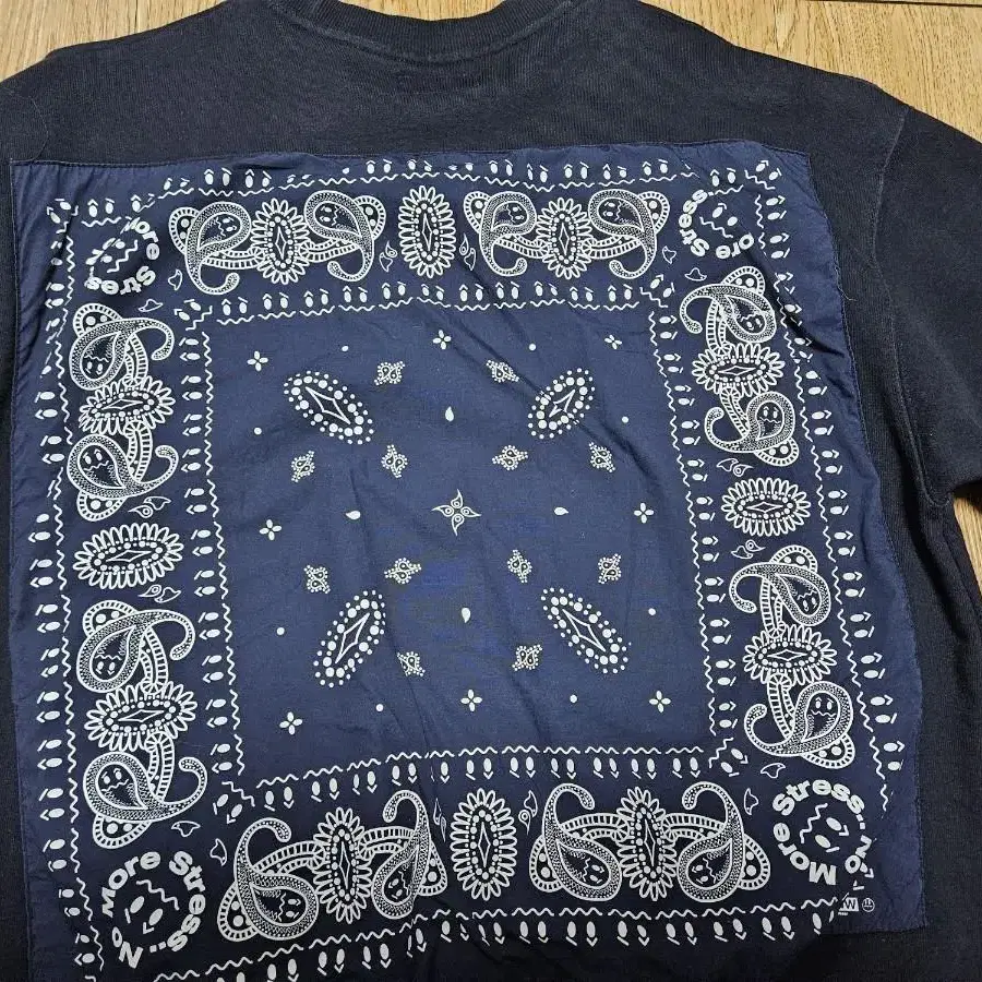 MNW BANDANA CREWNECK NAVY 반다나 네이비 맨투맨 L