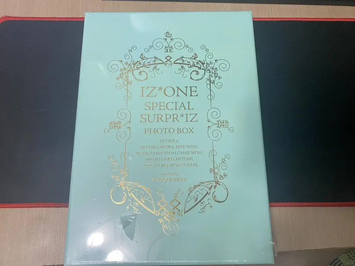 IZ*ONE Japan Seasons Greetings