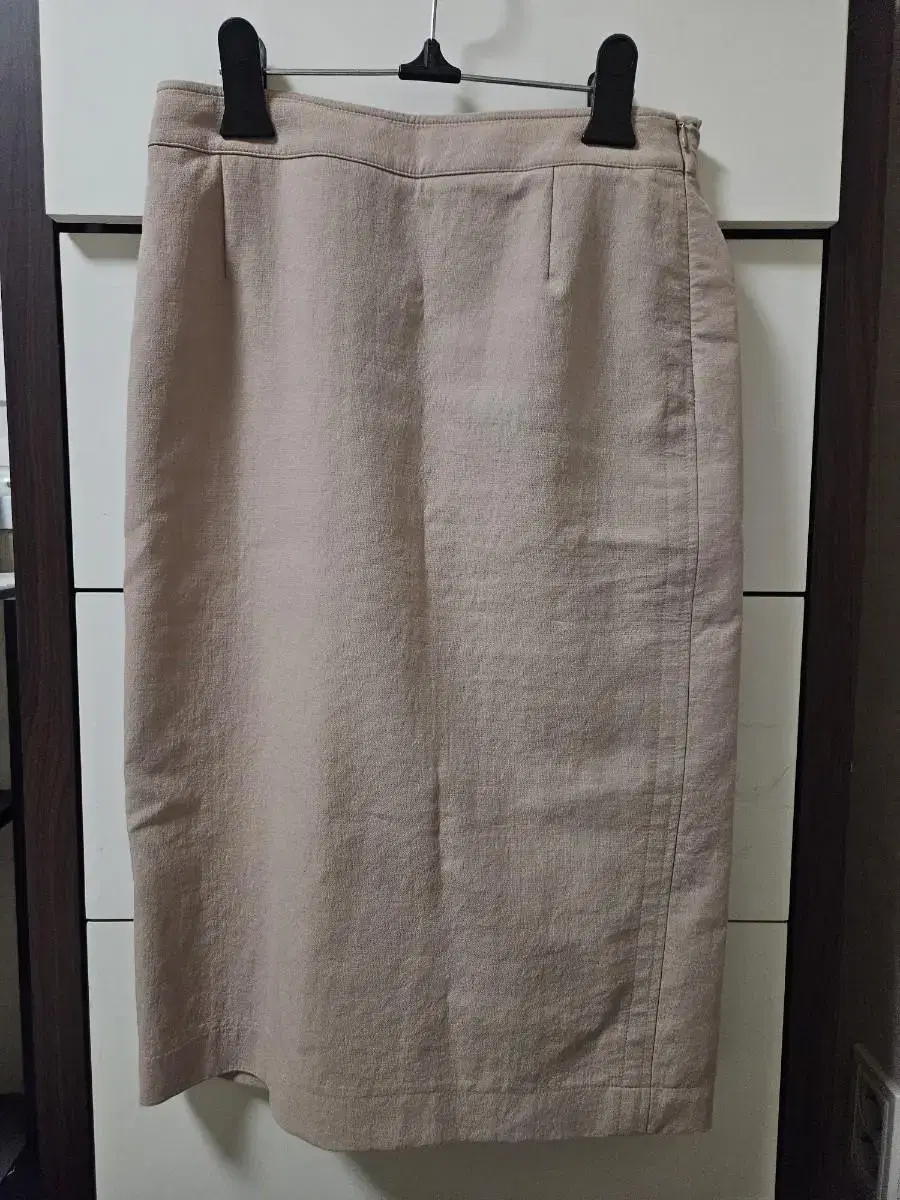 IZZAT BABA Beige midi long skirt