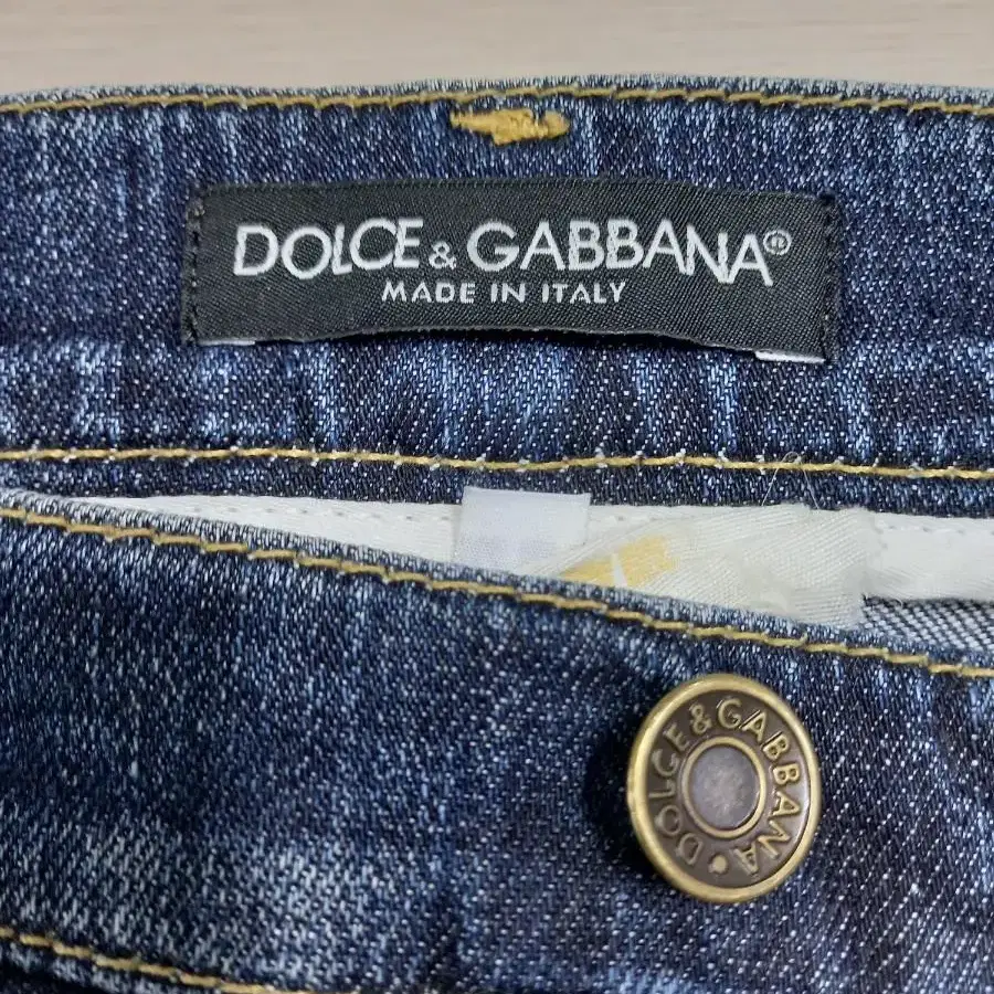 29 DOLCE&GABBANA 워싱스판 슬림일자진 D29-401