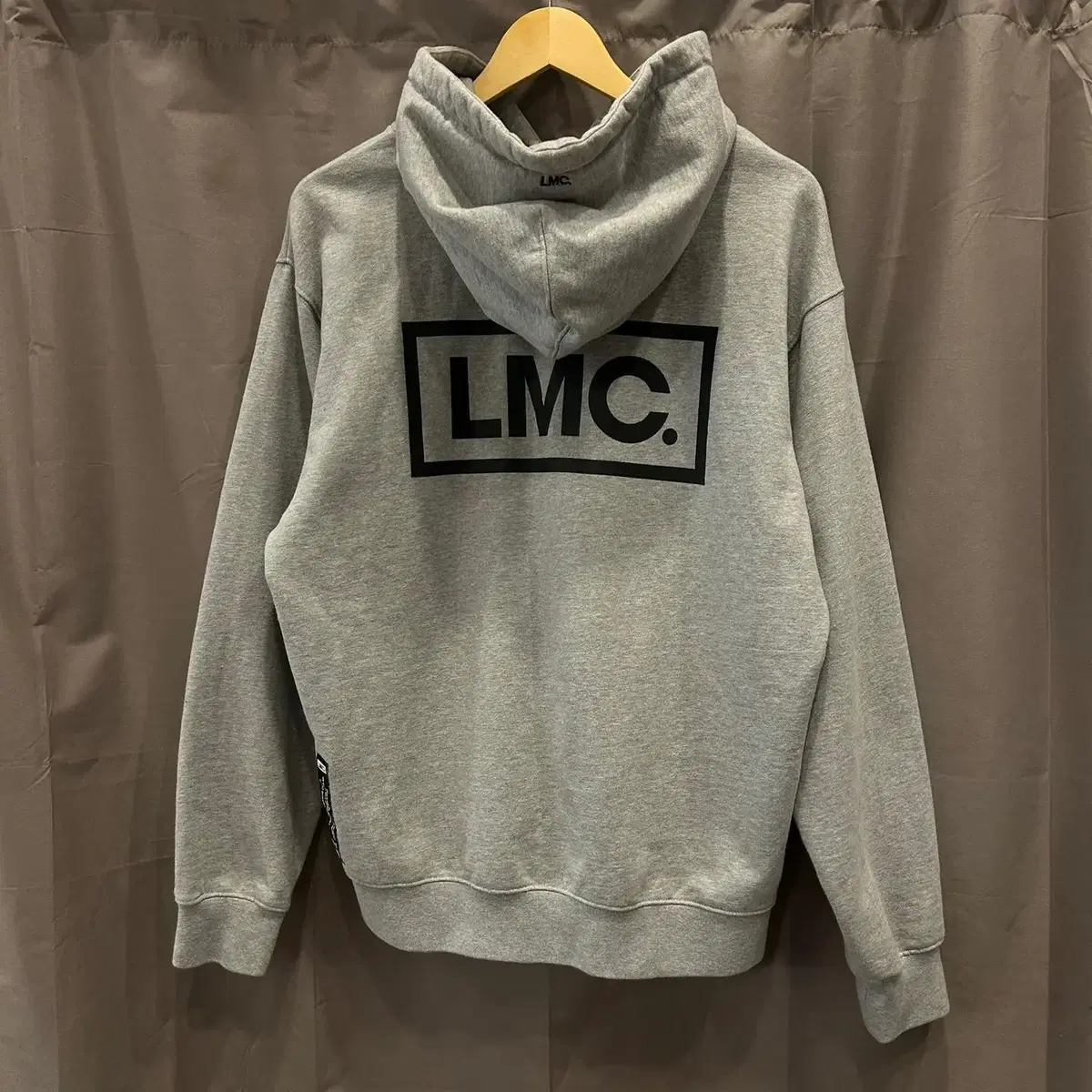 [M] LMC 엘엠씨 빅로고 자수 후드티