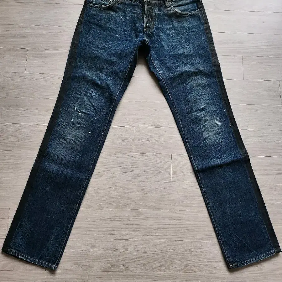 정품 디스퀘어드2 oil washed Jean-eu46