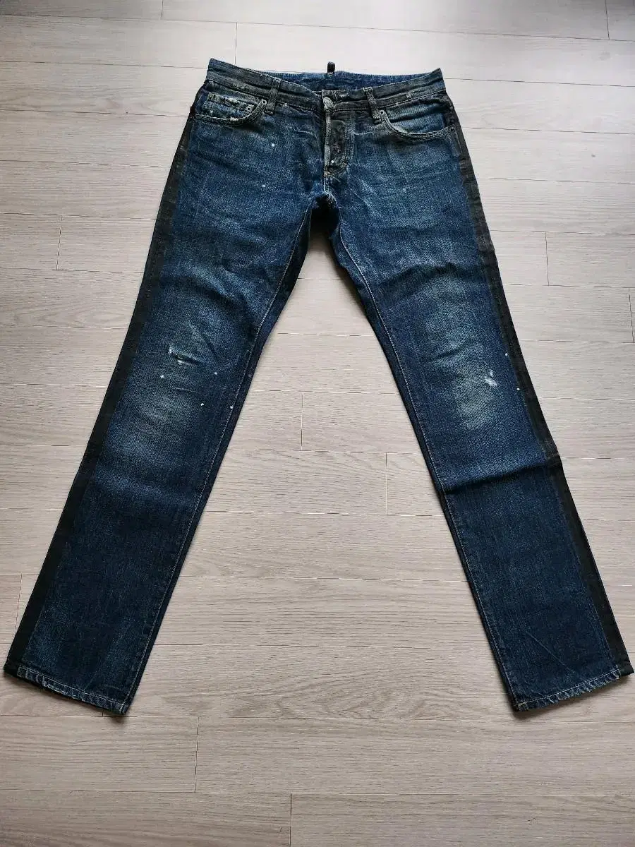 정품 디스퀘어드2 oil washed Jean-eu46