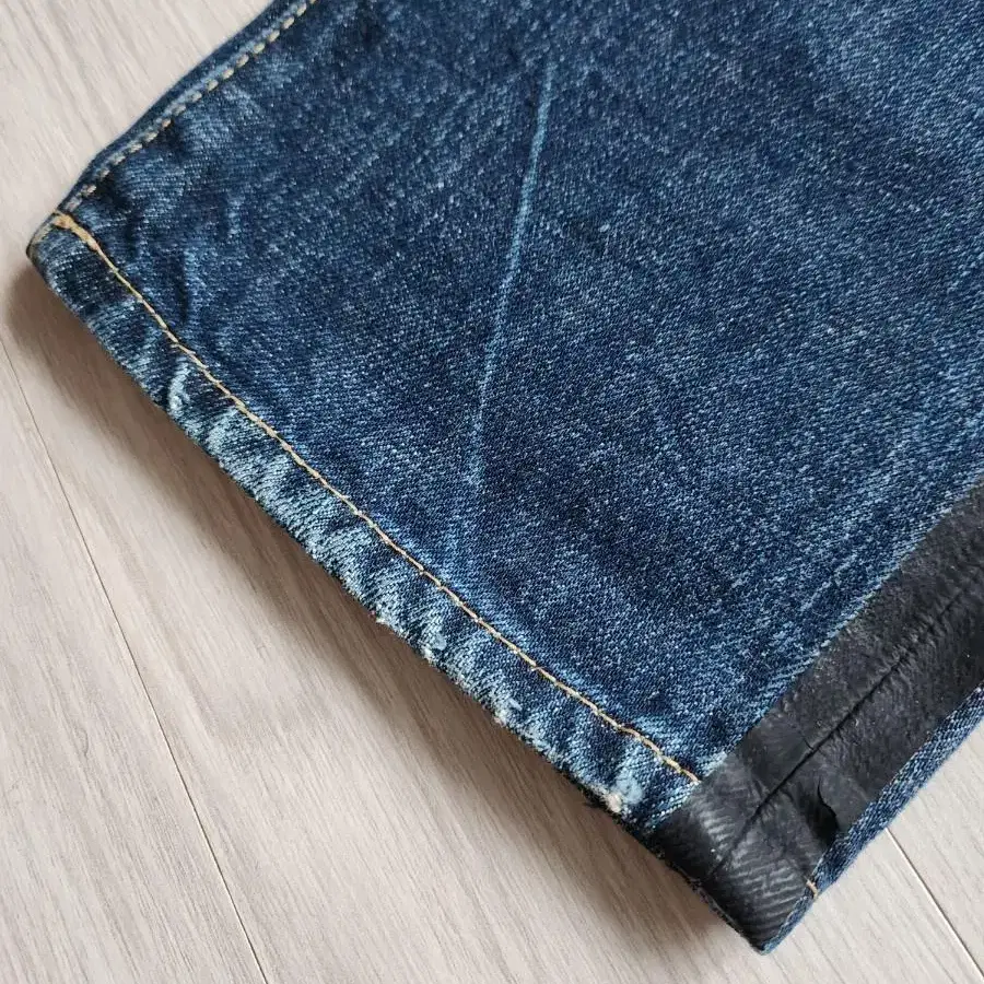 정품 디스퀘어드2 oil washed Jean-eu46