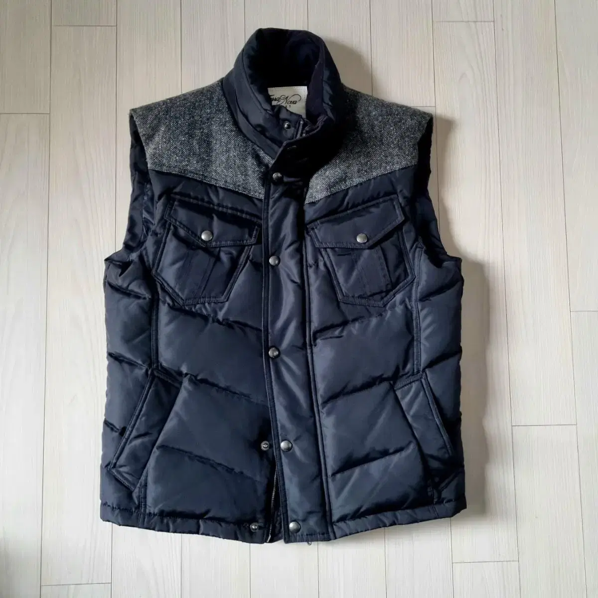 New product regular price 29.8K) All Zen Oriental Down Puffer Vest Navy 95