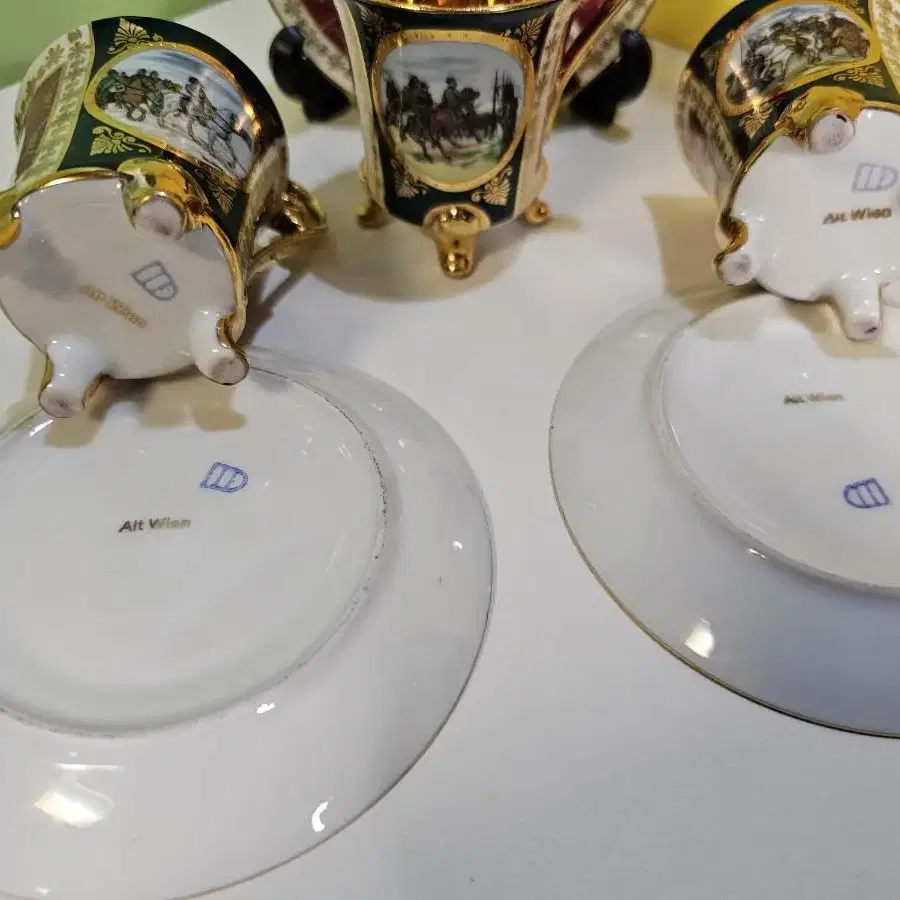 ALT WIEN 22k  Demitasse Cup&Saucers