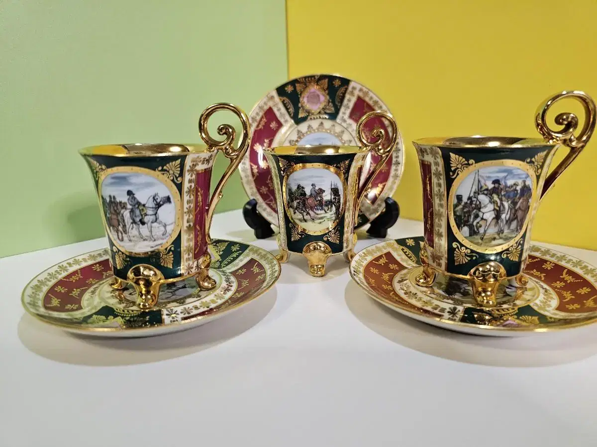 ALT WIEN 22k  Demitasse Cup&Saucers