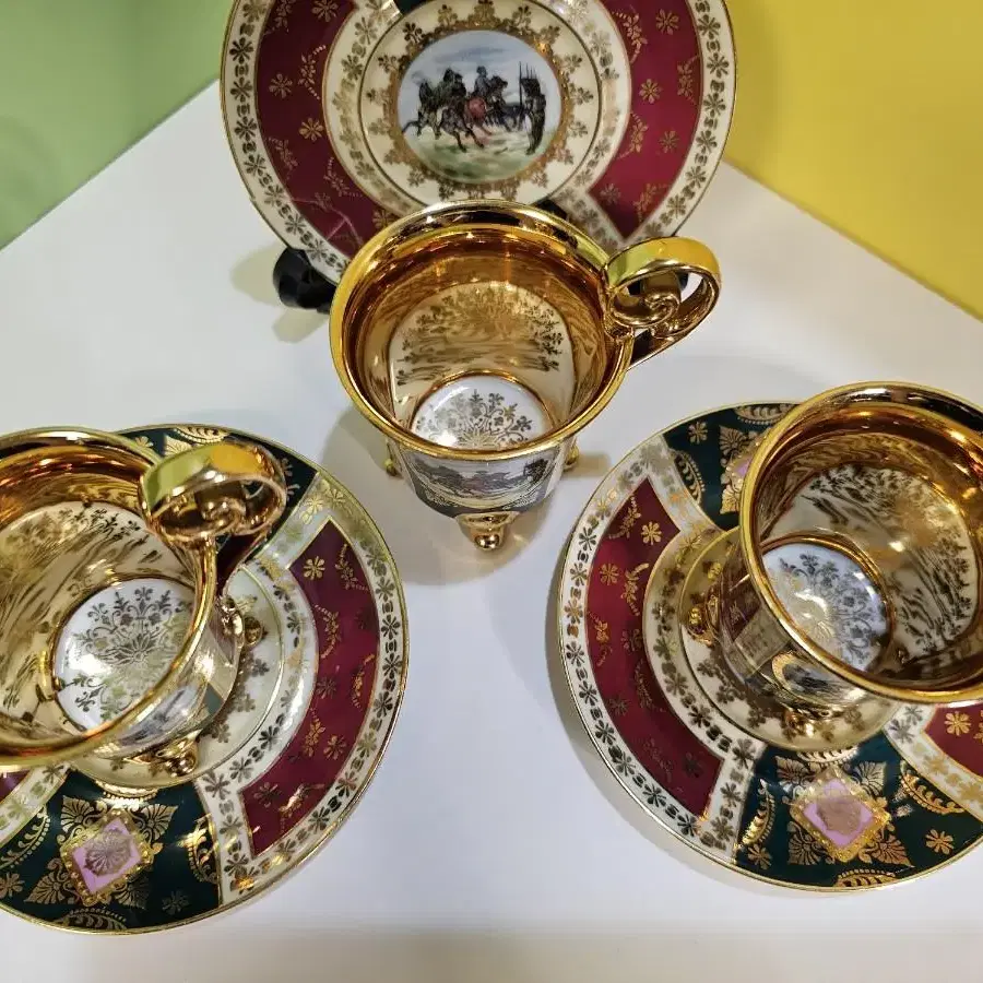 ALT WIEN 22k  Demitasse Cup&Saucers