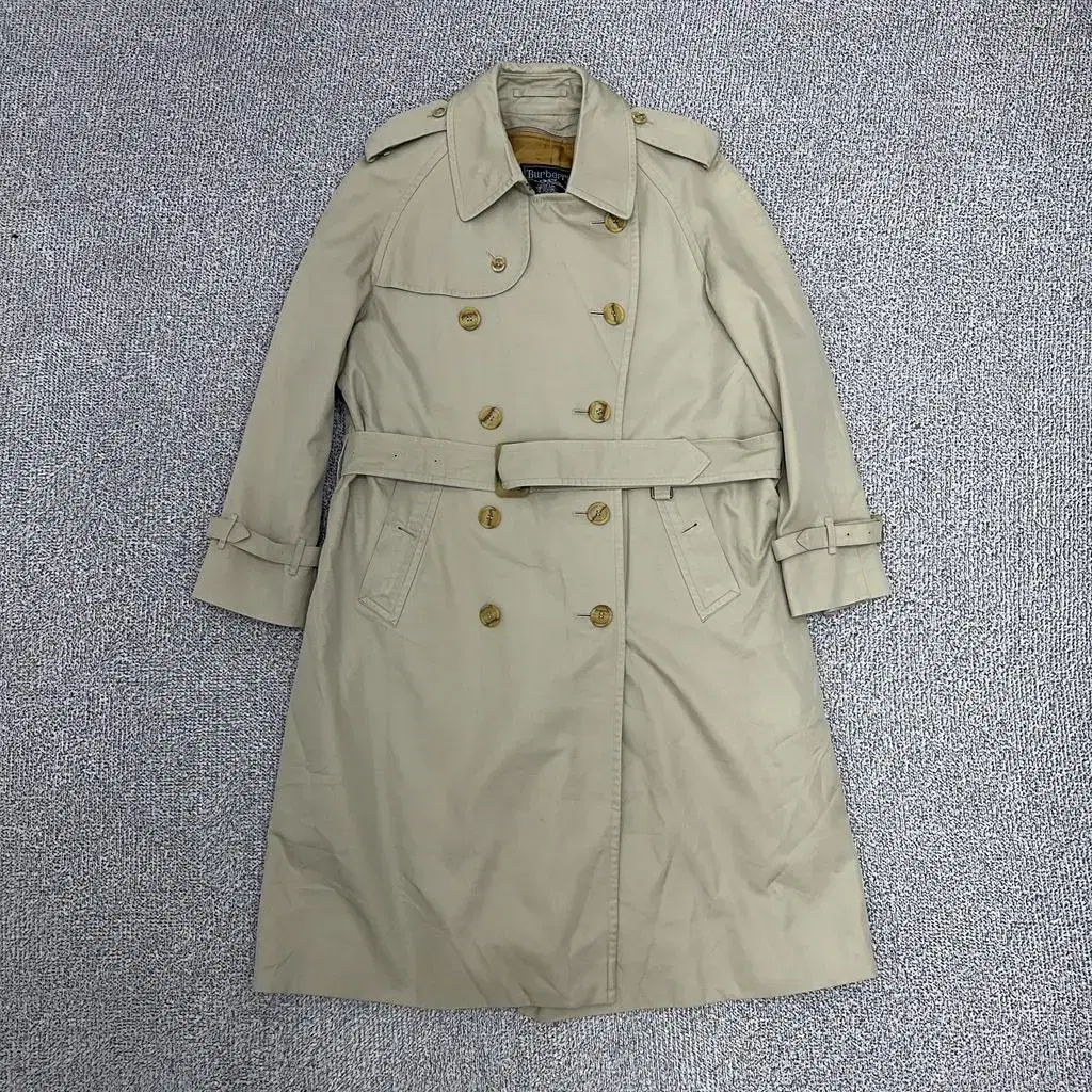 Burberry Kensington Heritage Trench Coat