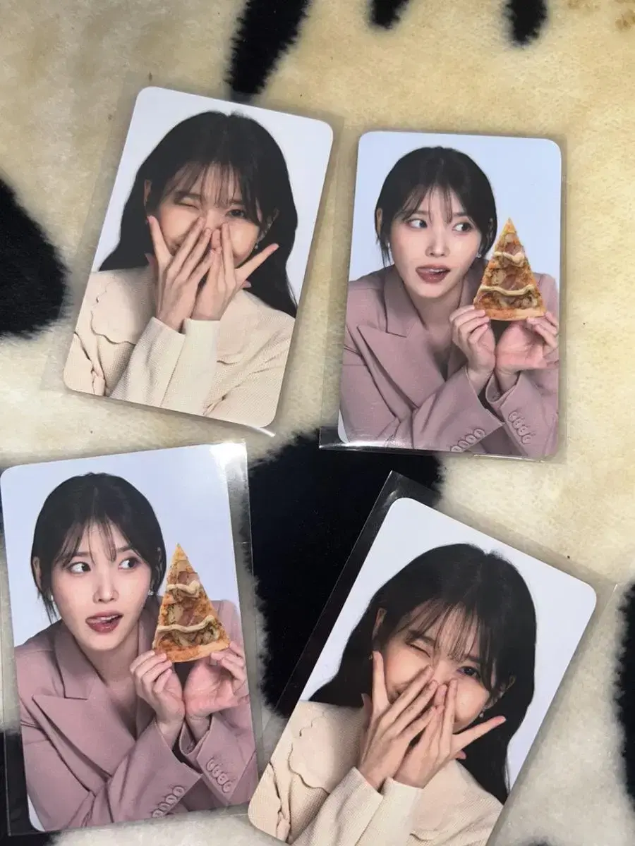 IU Domino's Pizza Limited photocard sell wts 1set left