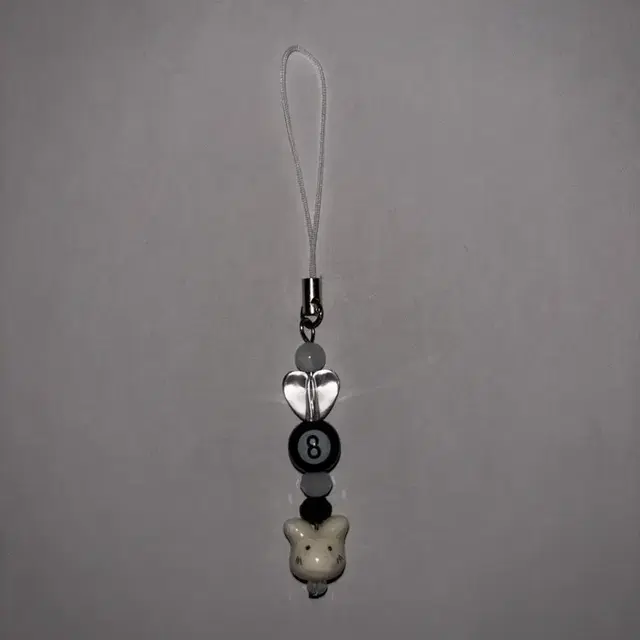 토끼 에잇볼 비즈 키링 beads keyring