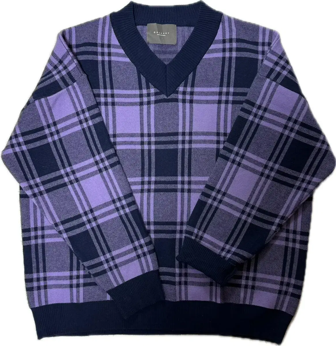 Men's V-neck check knit