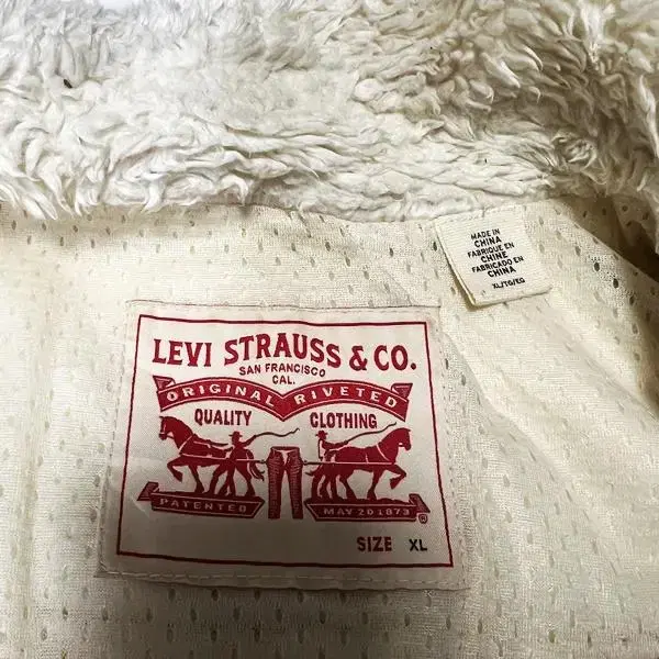 LEVIS 리바이스 포켓 양털후리스집업(XL)