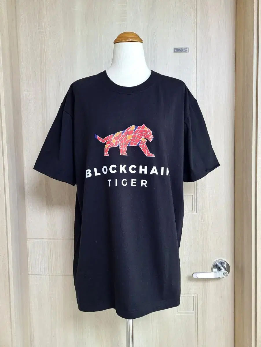 T01 BLOCKCHAIN TIGER 블랙 티셔츠 2XL