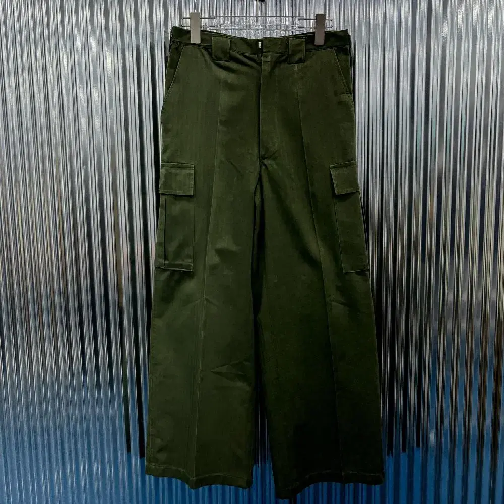 DRV Wide Cargo Slacks Pants (Domestic 28) J164