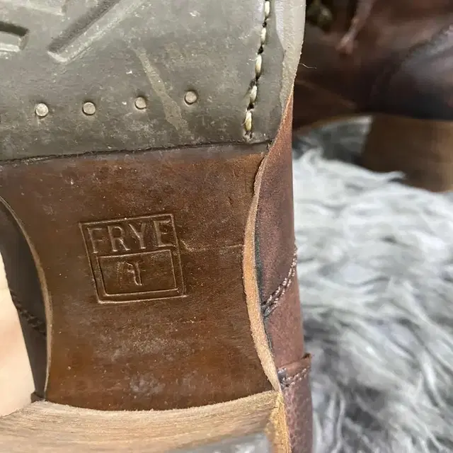 FRYE 1863프라이 양털 부츠