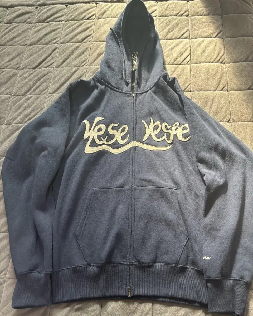 Jiwon Ha Cheerleader Chak) YES ICYC Snail Logo Hoodie Zip Up