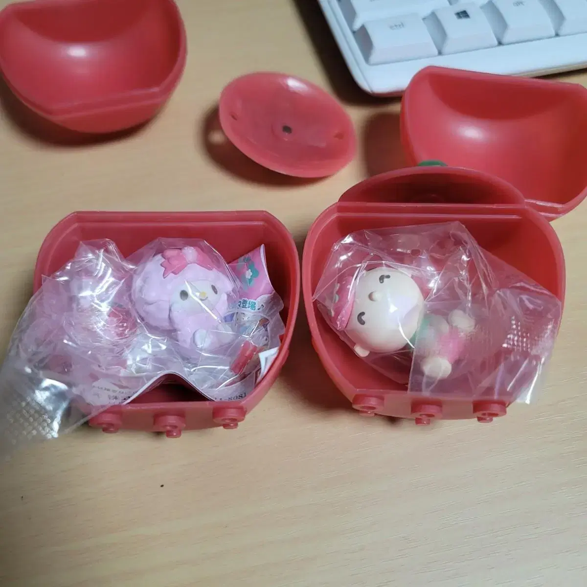 Strawberry Friends Sanrio Piano + Minna no Tano Sold in Bulk