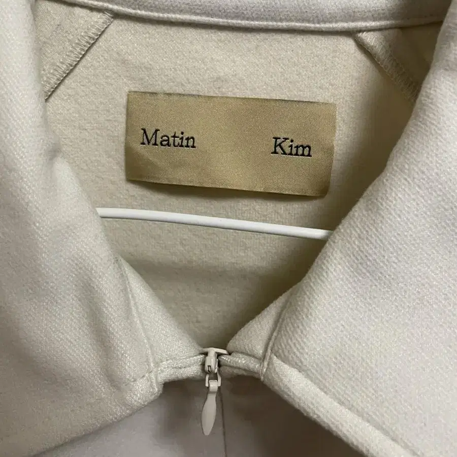 마뗑킴 HALF ZIP UP MTM IN IVORY