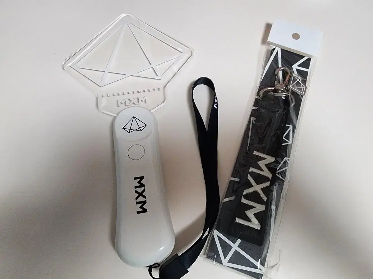 MXM lightstick & keyring