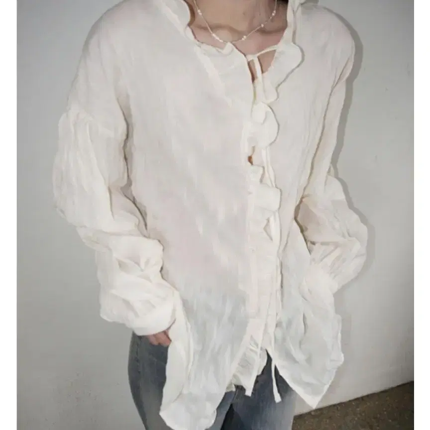 김아홉 frill feminine blouse 아이보리 블라우스