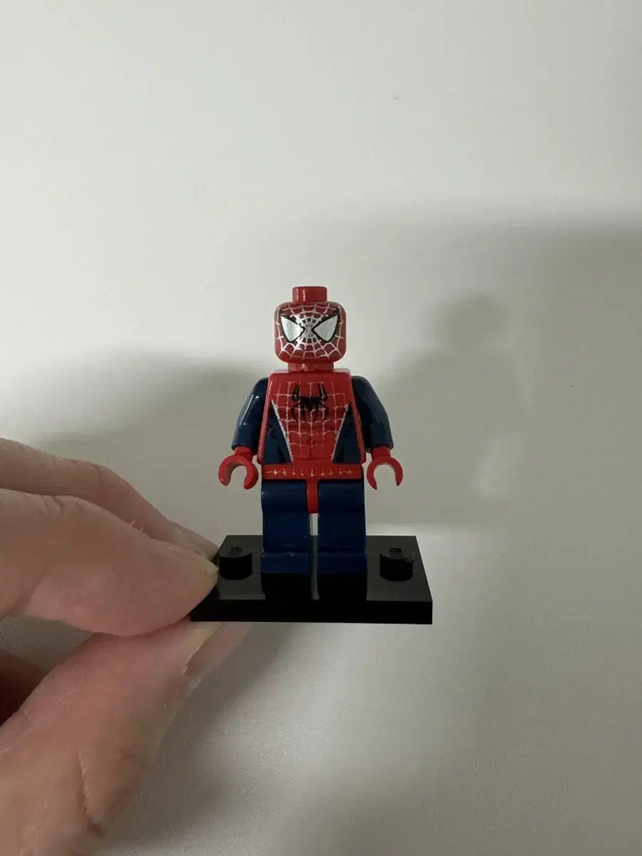 Sell Lego Old Spider-Man (Tobey Maguire) minifigure.