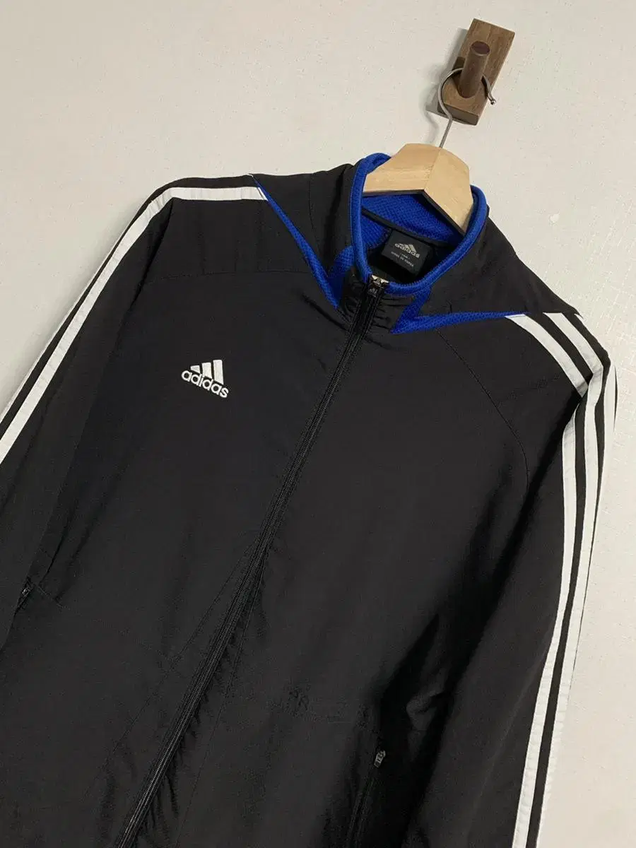 [100]Adidas Predator Soccer Futsal Windbreaker