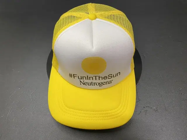 Neutrogena vintage trucker cap