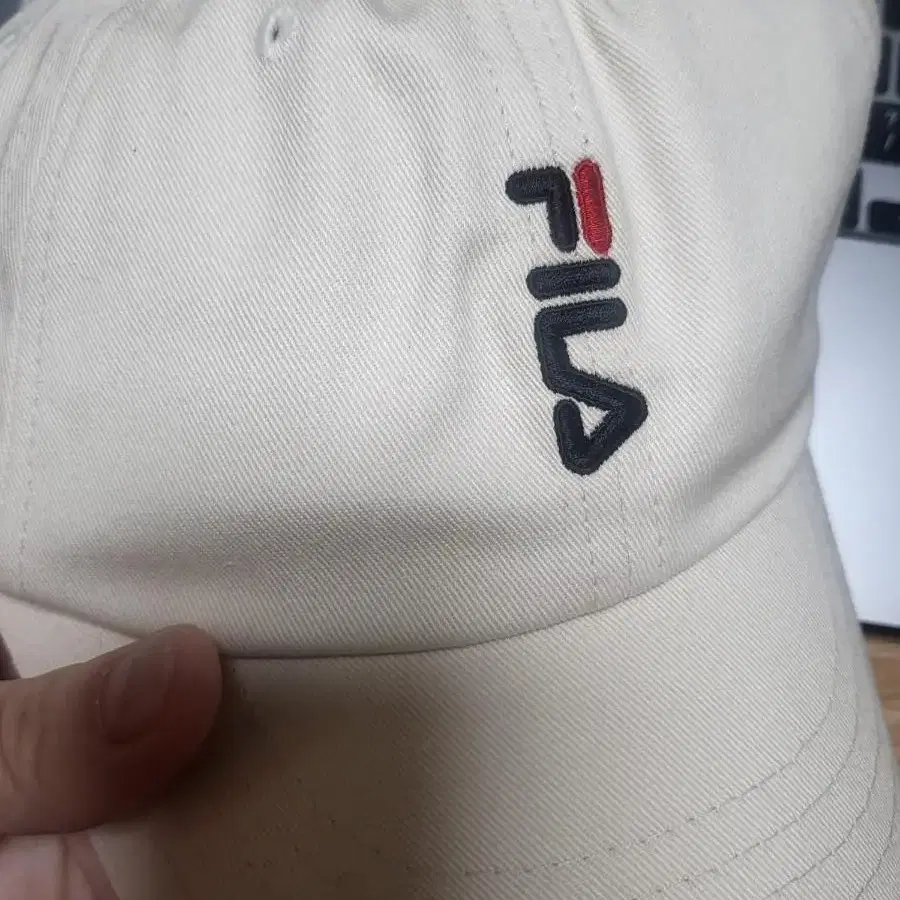 휠라(FILA) 모자 새거 팝니다~!!!!!