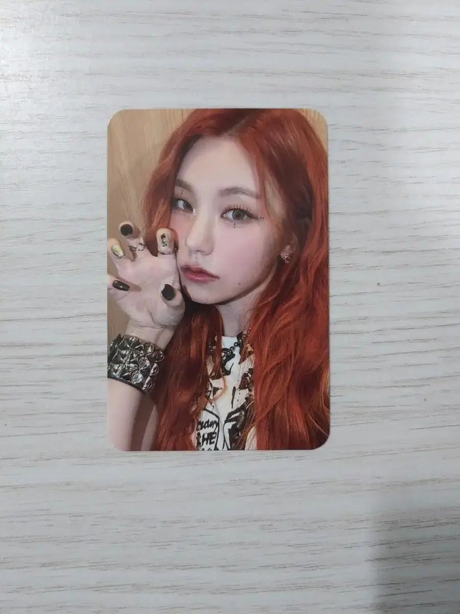 ITZY yeji unreleased photocard pre-order benefit photocard WTS