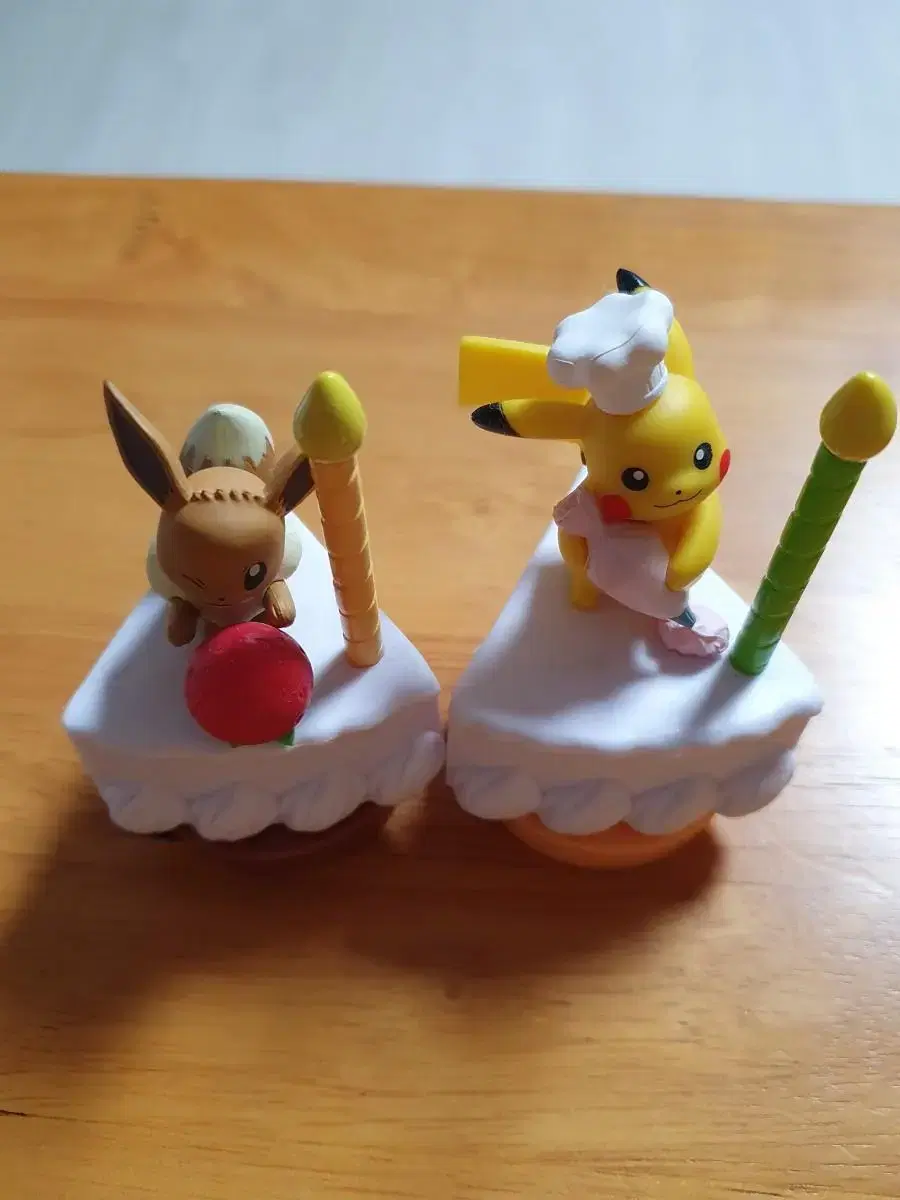 (8000 won for bulk) CGV Pikachu, Eevee Cake Figures