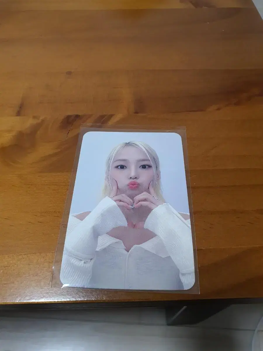 el7z up 디마뮤 영통 unreleased photocard 양도해요