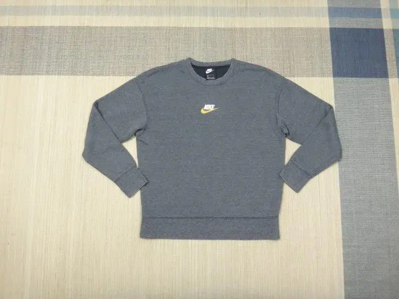 (L/100) Nike Sportswear Heritage Crew Top