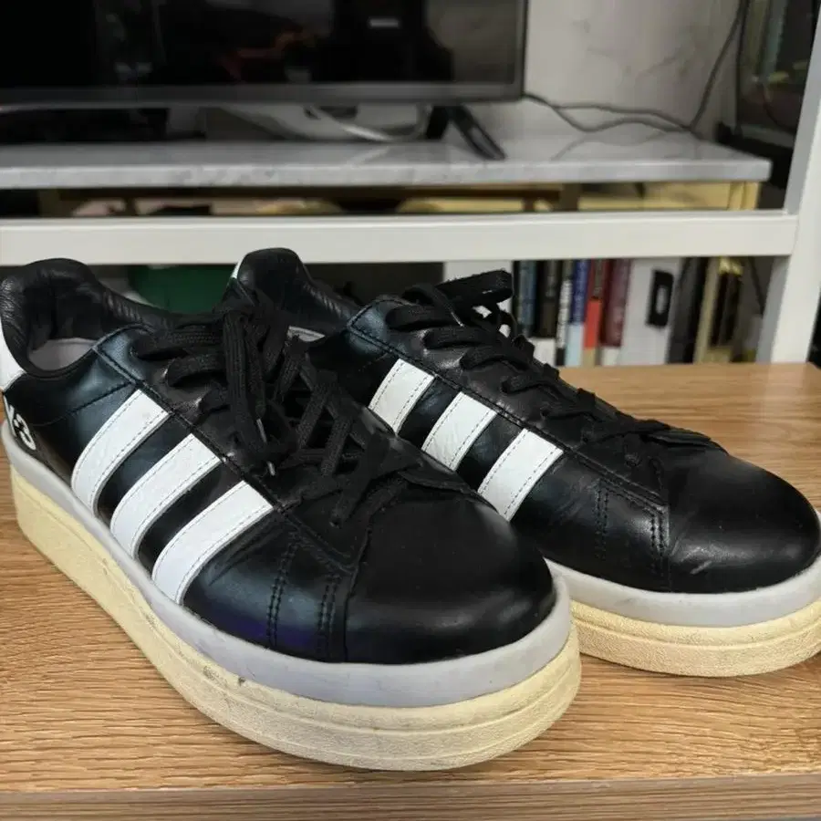 Y-3스니커즈(255)