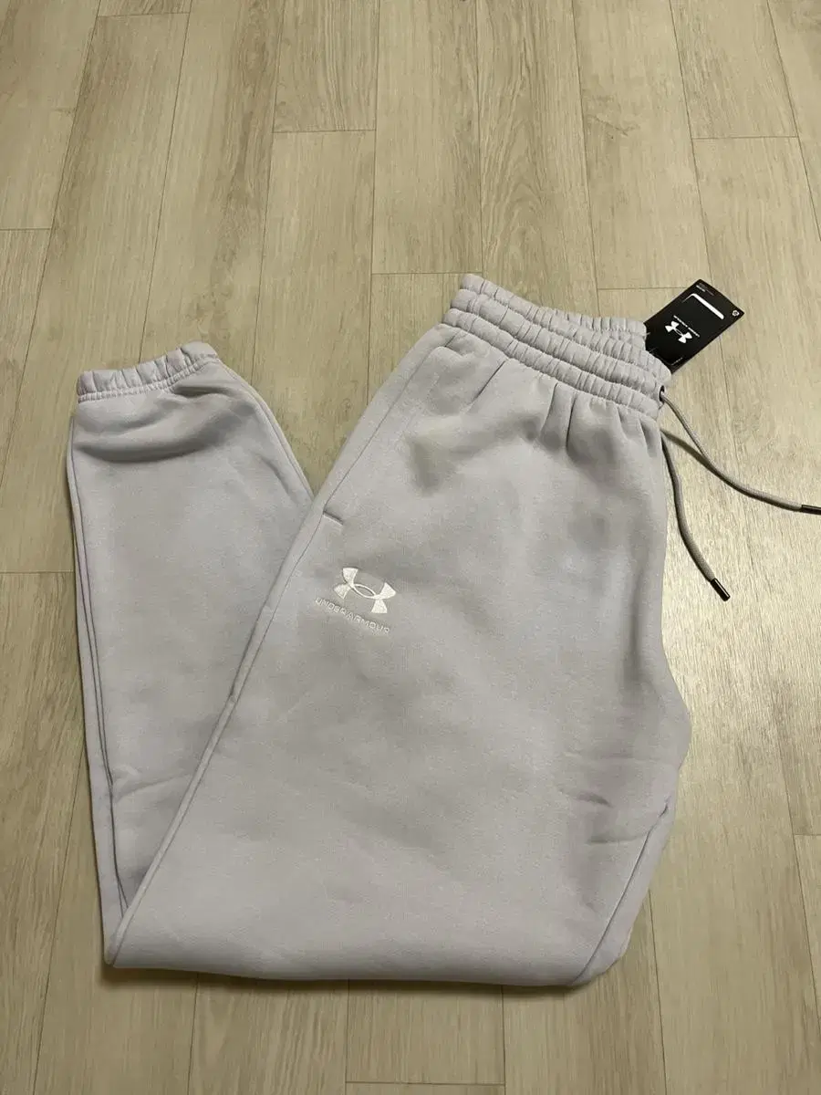 (NEW) Under Armour Brushed Puddle Pants