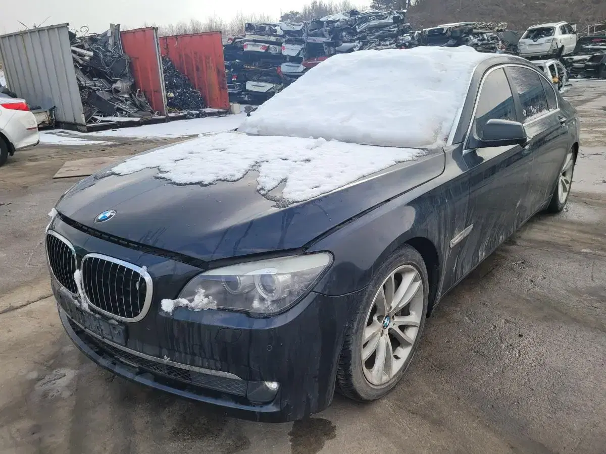 BMW F01 09년 750Li 엔진형식 N63B44A 폐차입고 분해판매