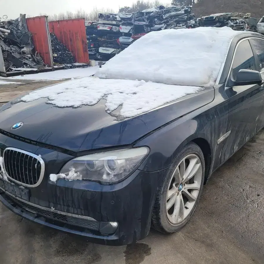 BMW F02 09년 750Li 엔진형식 N63B44A 폐차입고 분해판매