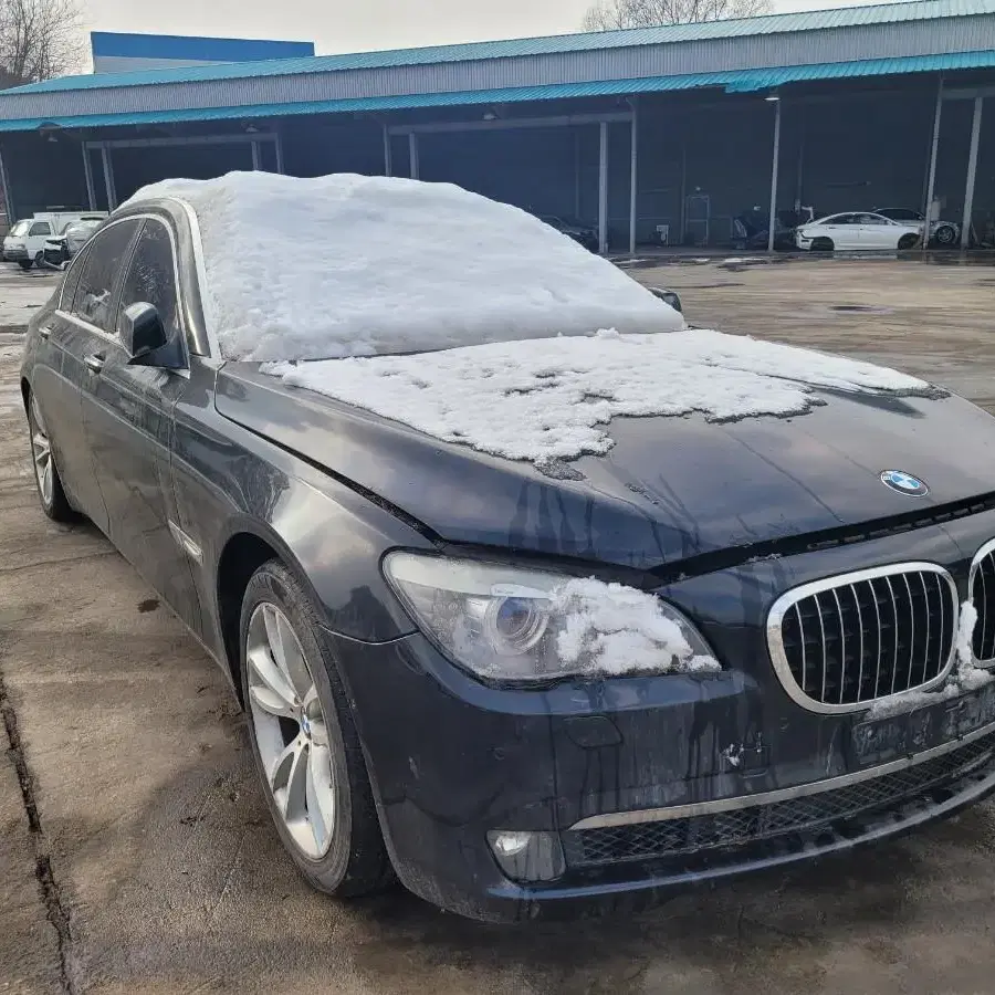 BMW F01 09년 750Li 엔진형식 N63B44A 폐차입고 분해판매